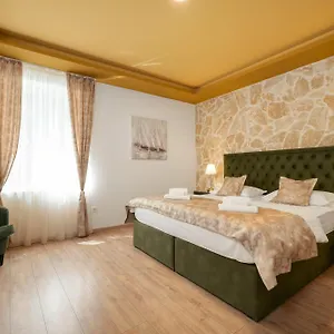 luxury-rooms-floramye.splithotels.org/